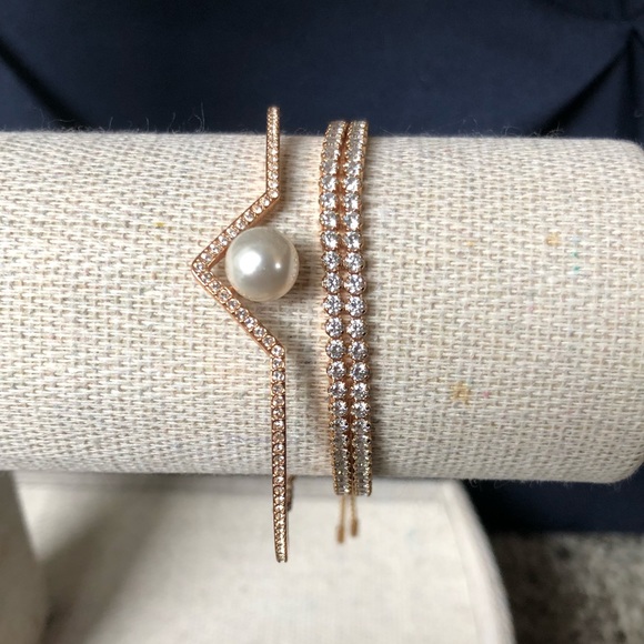 Rose gold Swarovski bracelet with a crystal pearl - Picture 2 of 3